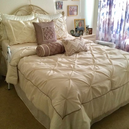Madison Park Laurel 7-Piece Comforter Set. View a larger version of this product image.