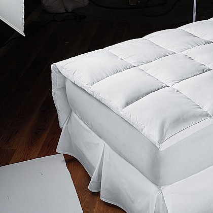 Wamsutta&reg; 1.5-Inch Gusset Fiberbed in White. View a larger version of this product image.