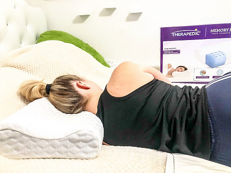 Therapedic&reg; Classic Contour Memory Foam Side/Back Sleeper Bed Pillow. View a larger version of this product image.