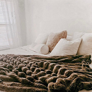 Alternate image 3 for Madison Park Ruched Faux Fur Throw Blanket