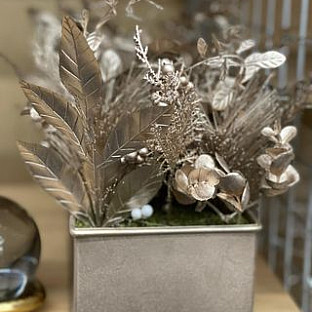 Alternate image 2 for Bee &amp; Willow&trade; Modern Floral Christmas Centerpiece with Metal Basket in Gold