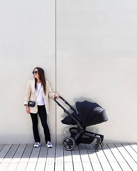 Joolz Hub+ Full-Size Compact Stroller. View a larger version of this product image.