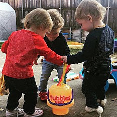Alternate image 2 for Little Kids&reg; Fubbles&trade; No-Spill&reg; Big Bubble Bucket&reg;