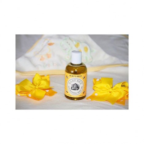 Burt&#39;s Bees&reg; Baby Bee&reg; 4 fl. oz. Baby Oil. View a larger version of this product image.