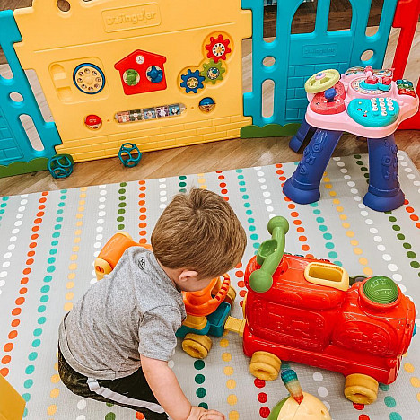 VTech&reg; The Magic Star Learning Table&trade;. View a larger version of this product image.