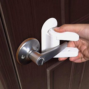 Alternate image 7 for Safety 1st&reg; Outsmart Lever Lock With Decoy Button in White