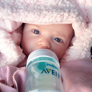 Alternate image 4 for Philips Avent 4 oz. Wide-Neck Anti-Colic Bottle with Insert