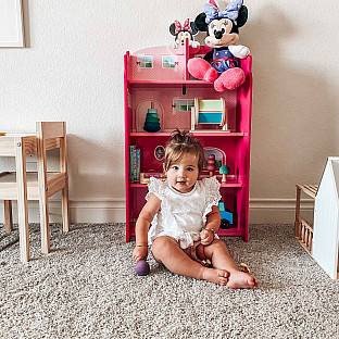 Alternate image 7 for Delta Children&reg; Disney&reg; Minnie Mouse Wooden Playhouse 4-Shelf Bookcase in Pink